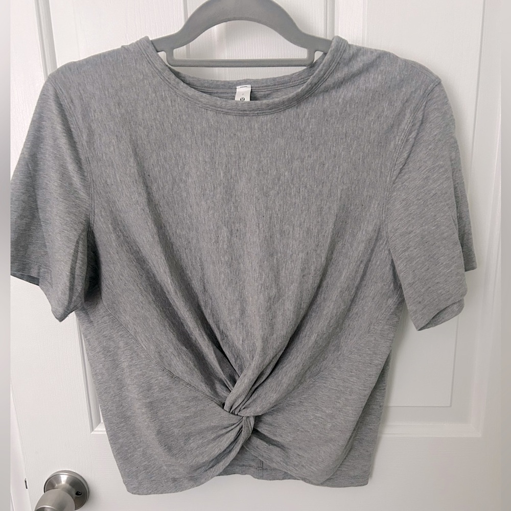 LULULEMON CRESCENT TEE KNOT GREY HEATHERED size 6